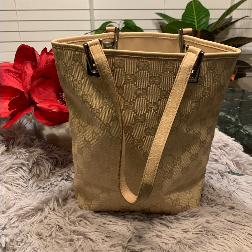 🌹VINTAGE Gucci 31244 002058 •  Monogram Gold Tan Signature Bucket Tote • REPOSH